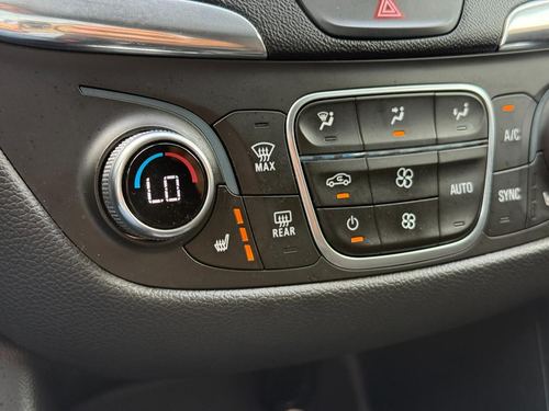 2018 Chevrolet Equinox — photo 30