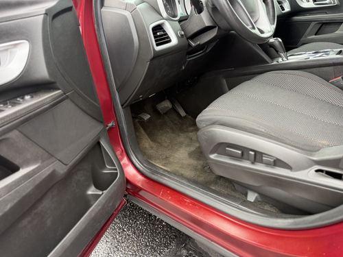 2017 Chevrolet Equinox — photo 32
