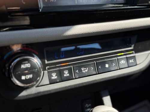 2014 Toyota Corolla — photo 25