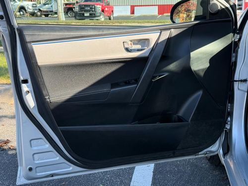2014 Toyota Corolla — photo 32