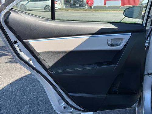 2014 Toyota Corolla — photo 33