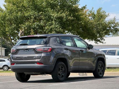 2018 Jeep Compass — photo 8