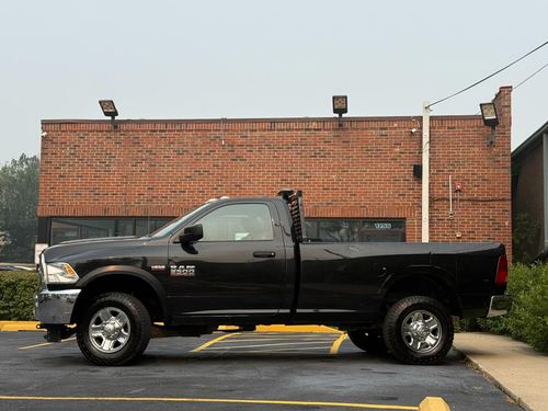 2016 Ram 2500 — photo 2