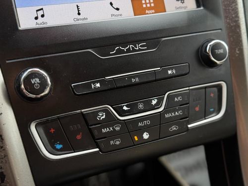 2019 Ford Fusion — photo 27