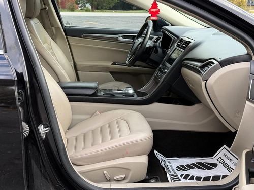2019 Ford Fusion — photo 23