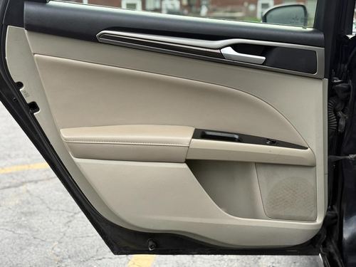2019 Ford Fusion — photo 40