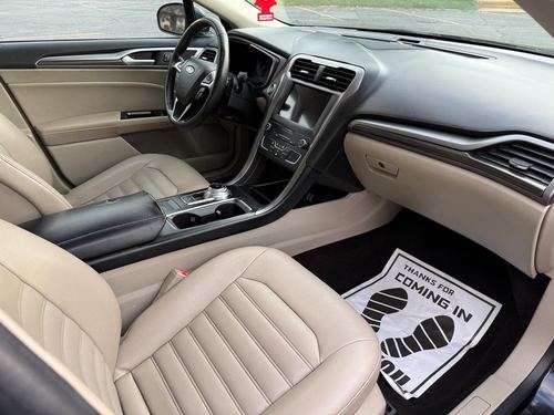2019 Ford Fusion — photo 24
