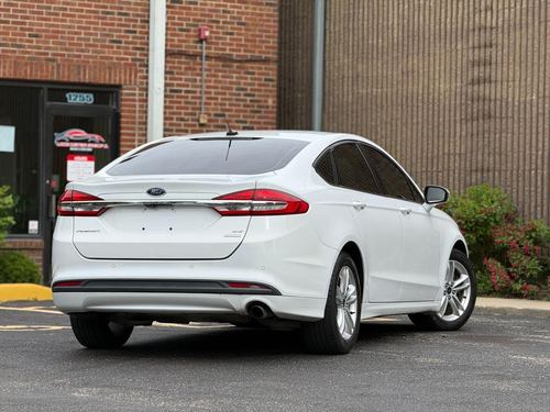 2018 Ford Fusion SE FWD — photo 18