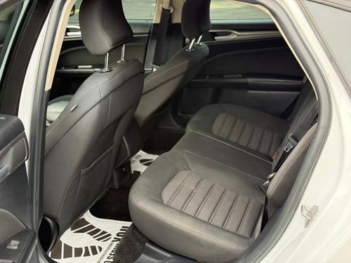 2018 Ford Fusion SE FWD — photo 21