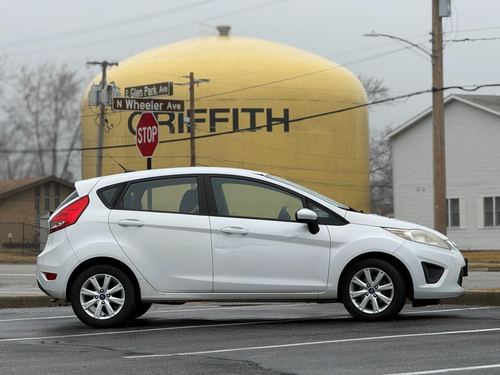 2012 Ford Fiesta — photo 8