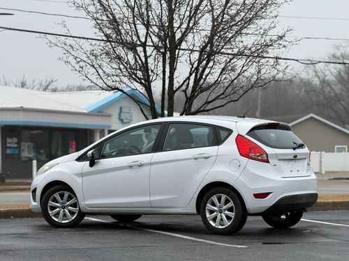 2012 Ford Fiesta — photo 14