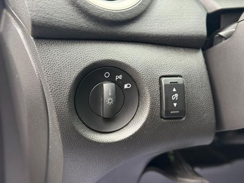 2012 Ford Fiesta — photo 20