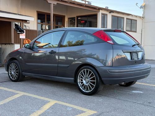 2002 Ford Focus — photo 7