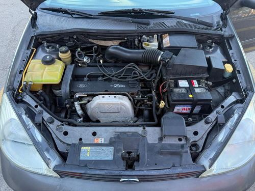 2002 Ford Focus — photo 16