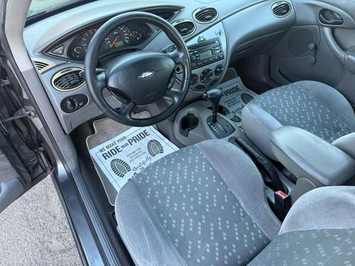 2002 Ford Focus — photo 20