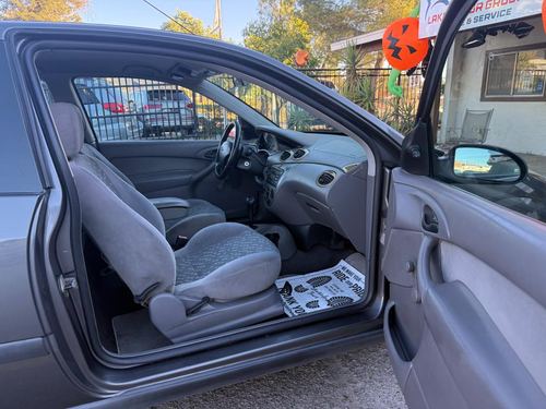 2002 Ford Focus — photo 29