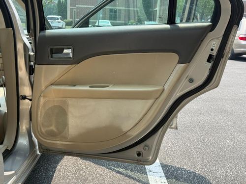 2009 Ford Fusion — photo 32