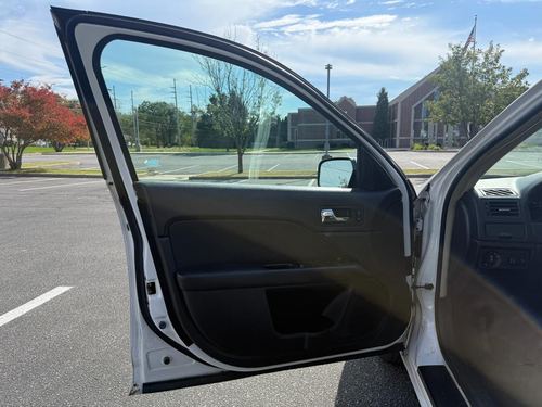 2010 Ford Fusion SE — photo 23