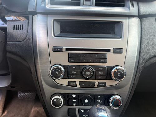 2010 Ford Fusion SE — photo 17