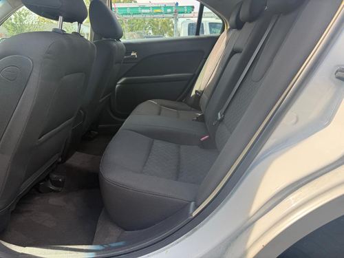 2010 Ford Fusion SE — photo 19