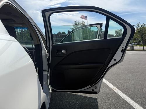 2010 Ford Fusion SE — photo 21