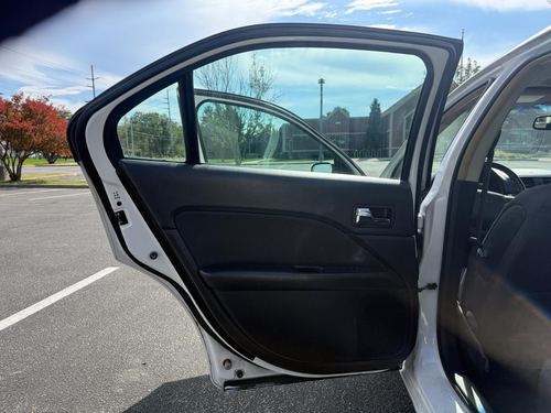2010 Ford Fusion SE — photo 22