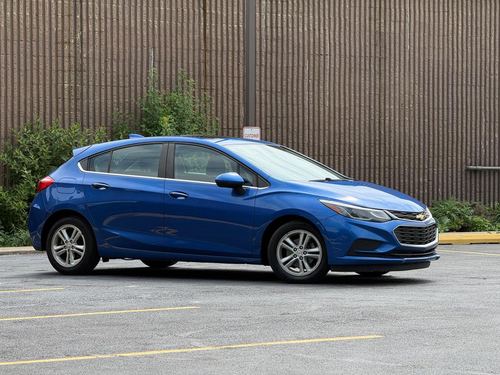 2017 Chevrolet Cruze — photo 2