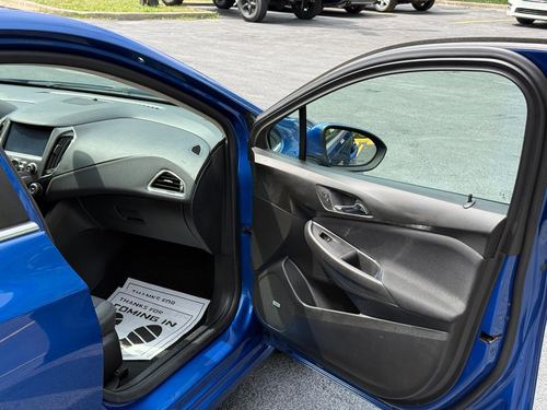 2017 Chevrolet Cruze — photo 21