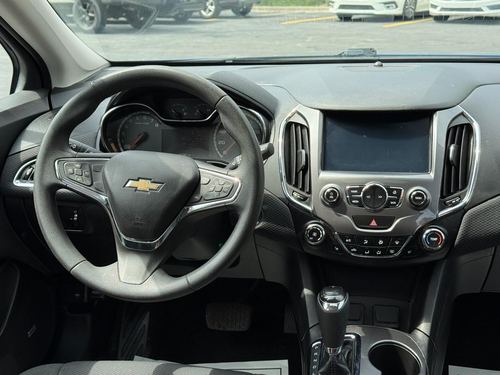2017 Chevrolet Cruze — photo 23