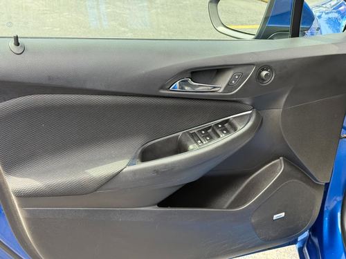 2017 Chevrolet Cruze — photo 31
