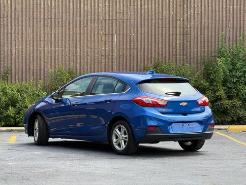 2017 Chevrolet Cruze — photo 38