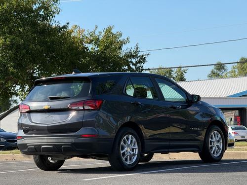 2022 Chevrolet Equinox LS — photo 8
