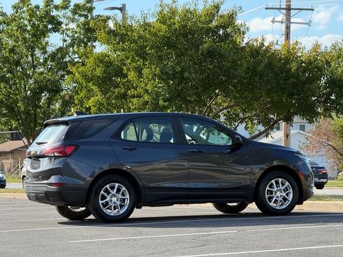 2022 Chevrolet Equinox LS — photo 9