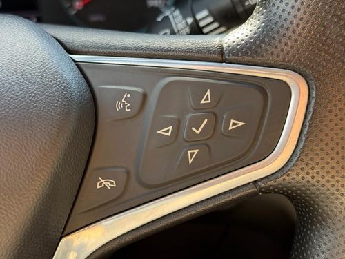 2022 Chevrolet Equinox LS — photo 32