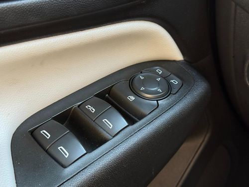 2022 Chevrolet Equinox LS — photo 34