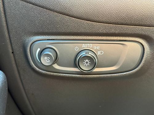 2022 Chevrolet Equinox LS — photo 36