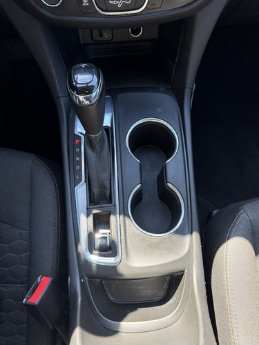 2018 Chevrolet Equinox LT — photo 24