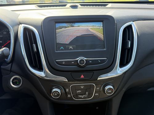 2018 Chevrolet Equinox LT — photo 26