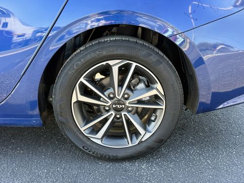 2023 Kia Forte — photo 11