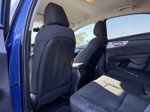 2023 Kia Forte — photo 24