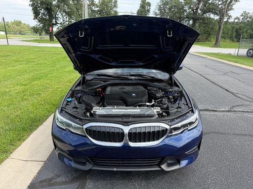 2020 BMW 330 xDrive — photo 2