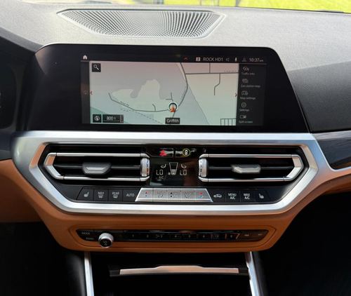 2020 BMW 330 xDrive — photo 22