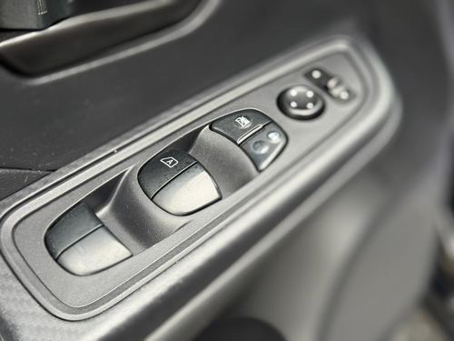 2020 Nissan Versa — photo 17