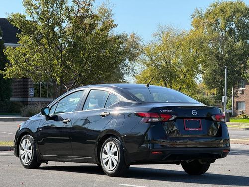 2021 Nissan Versa — photo 9
