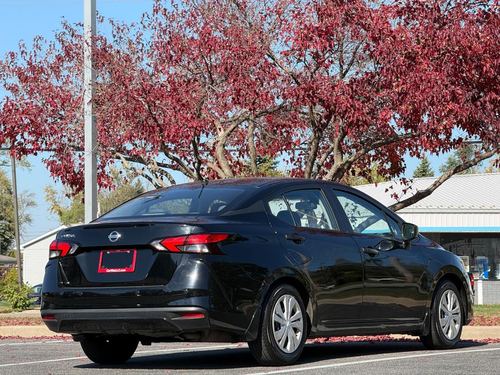 2021 Nissan Versa — photo 11
