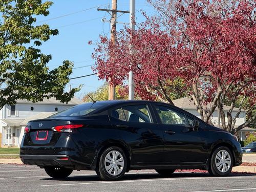 2021 Nissan Versa — photo 12