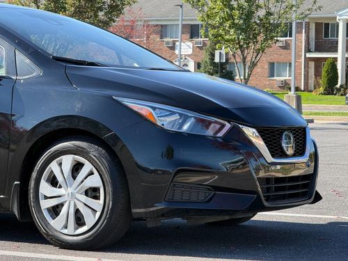 2021 Nissan Versa — photo 3