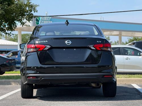 2021 Nissan Versa SV — photo 7