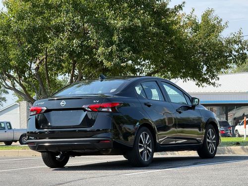 2021 Nissan Versa SV — photo 8