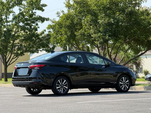 2021 Nissan Versa SV — photo 9